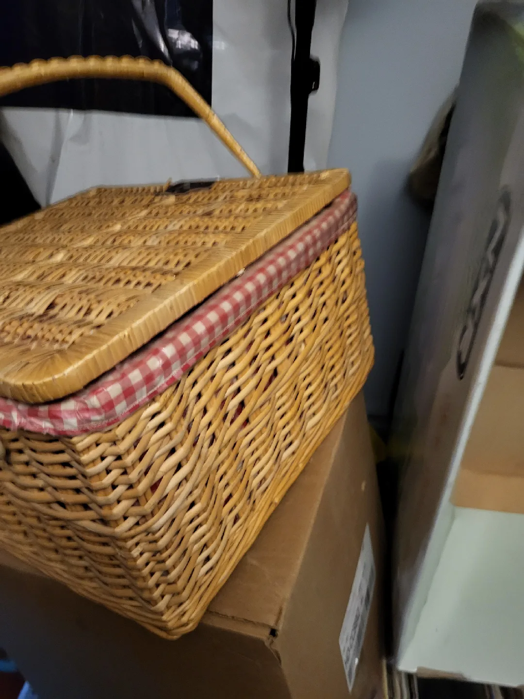 Wicker Picnic Basket thumbnail