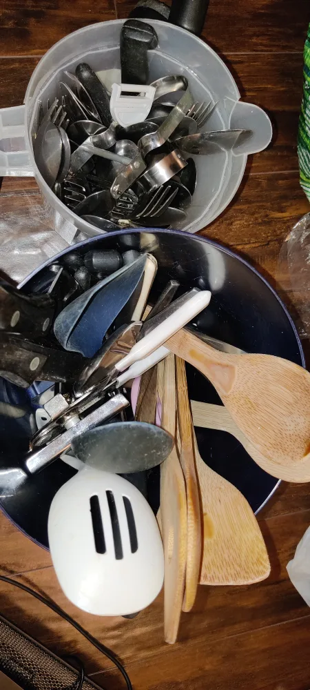 Mixed Kitchen Utensils
