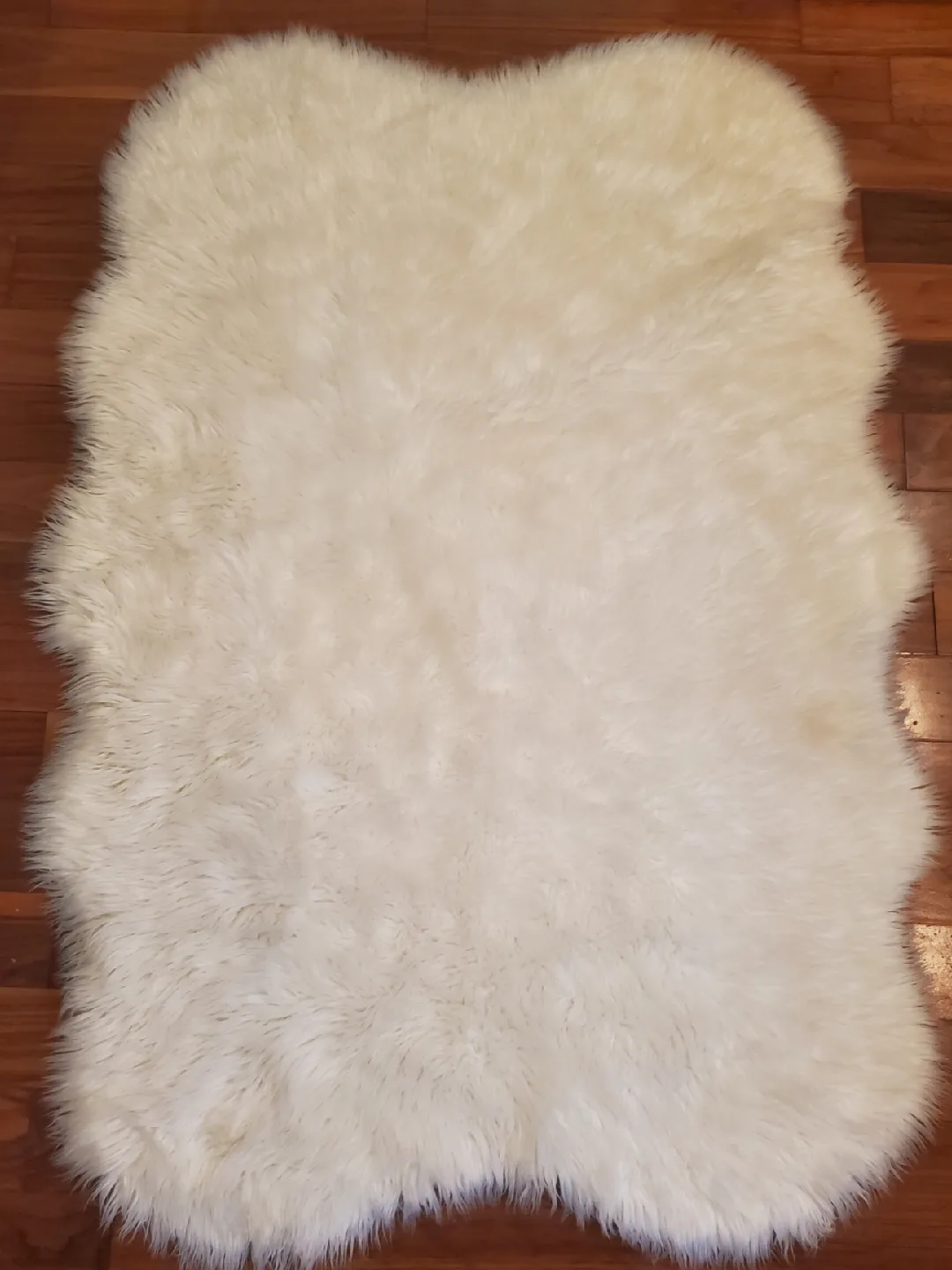 New White Faux Sheepskin Rug thumbnail