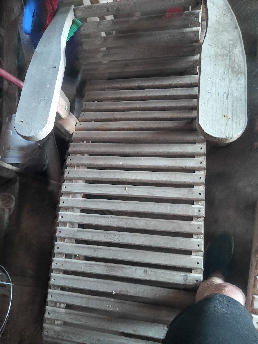 2 wood adetrdac cheese and on footstool - photo 2