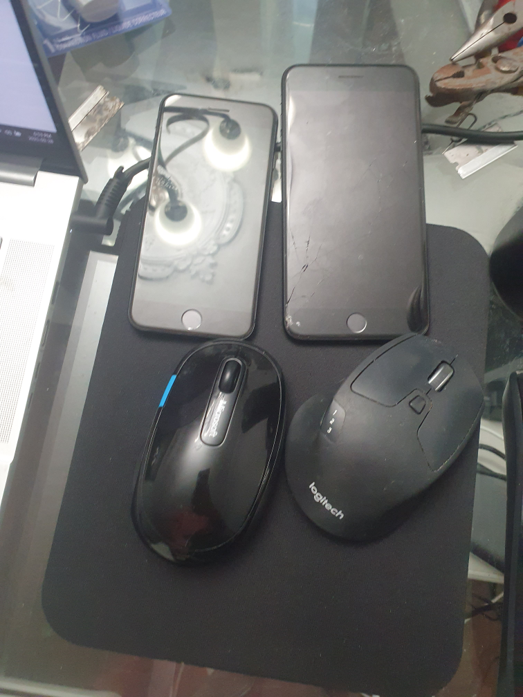 iPhone 7 & Logitech Mouse Bundle