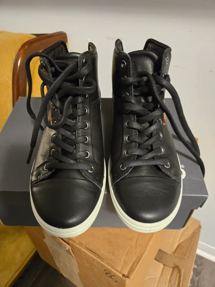 Ecco Leather High-Top Sneakers image indicator(2)