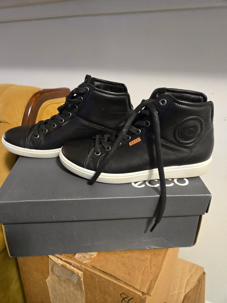 Ecco Leather High-Top Sneakers image indicator(3)