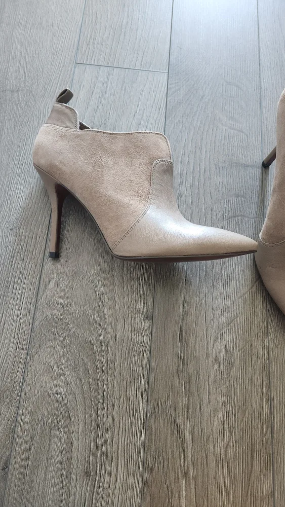 Enzo Angiolini Beige Heel Booties - Size 6.5M image indicator(2)