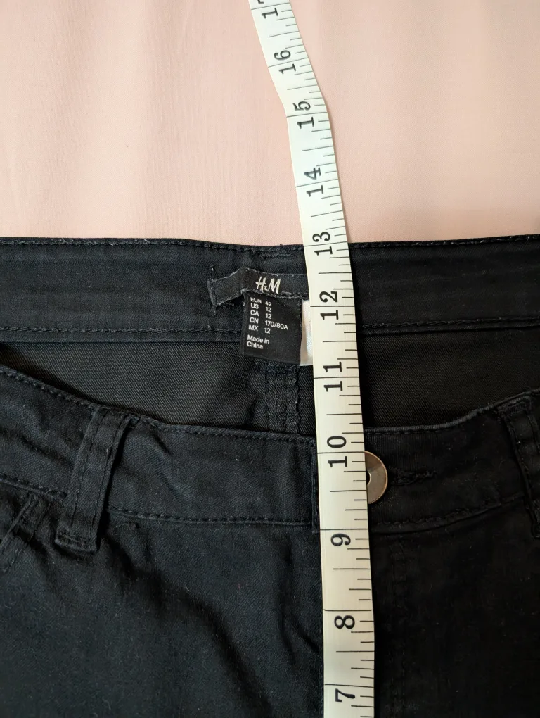 H&M Black Jeans - Size 12 image indicator(4)
