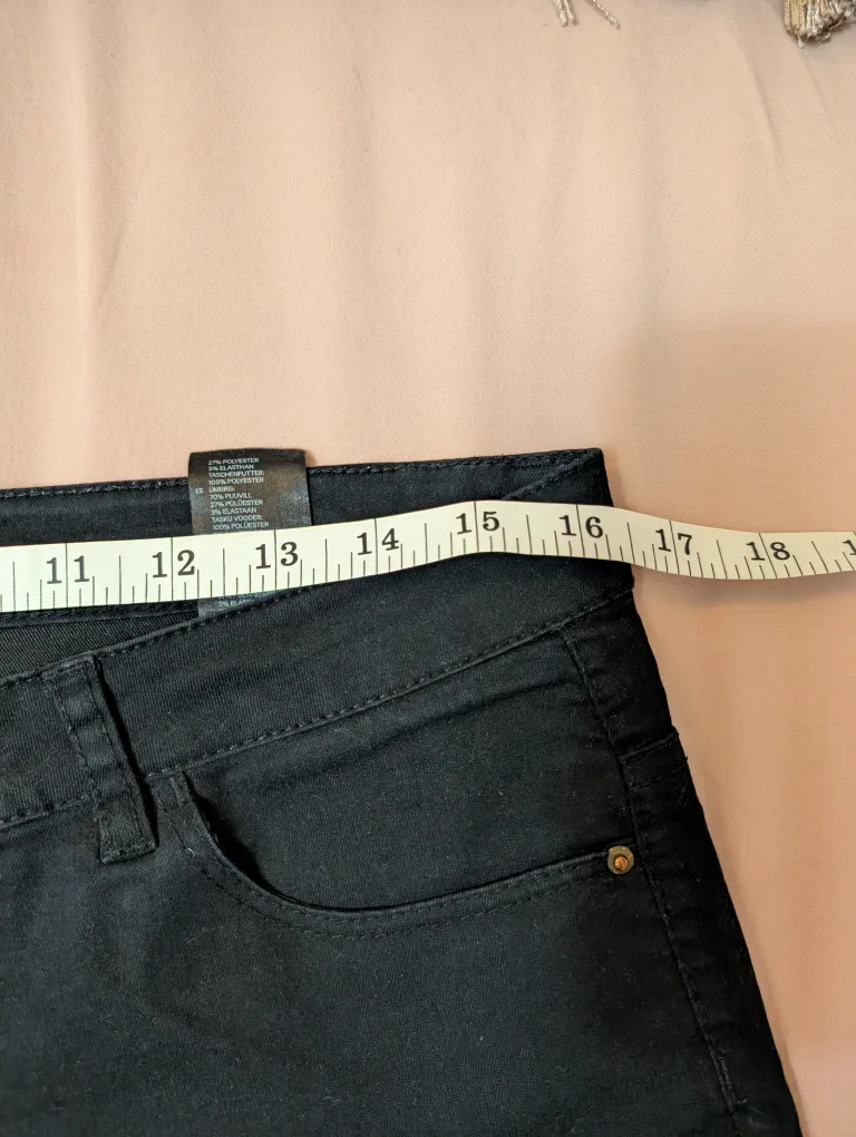 H&M Black Jeans - Size 12 image indicator(5)