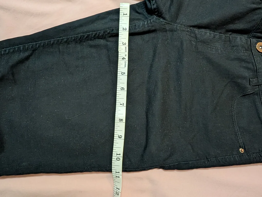 H&M Black Jeans - Size 12 image indicator(7)