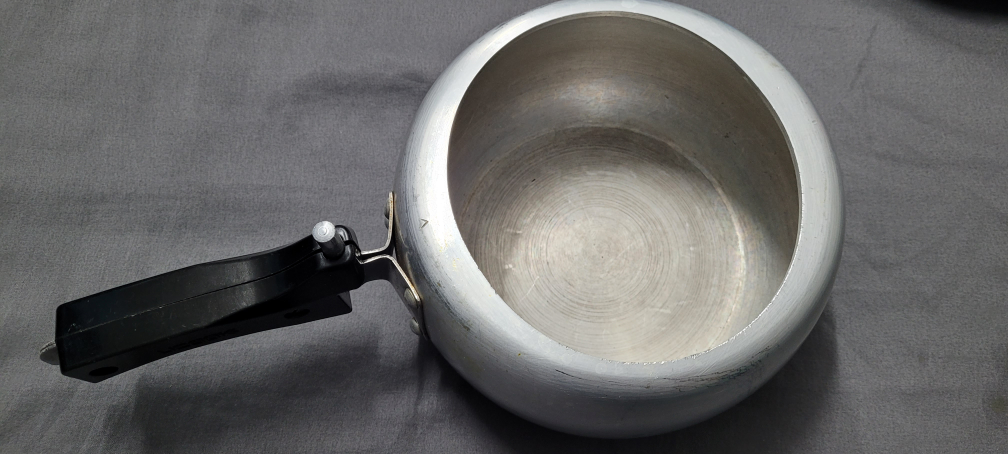 Pressure Cooker for Sale $14 only - photo 5