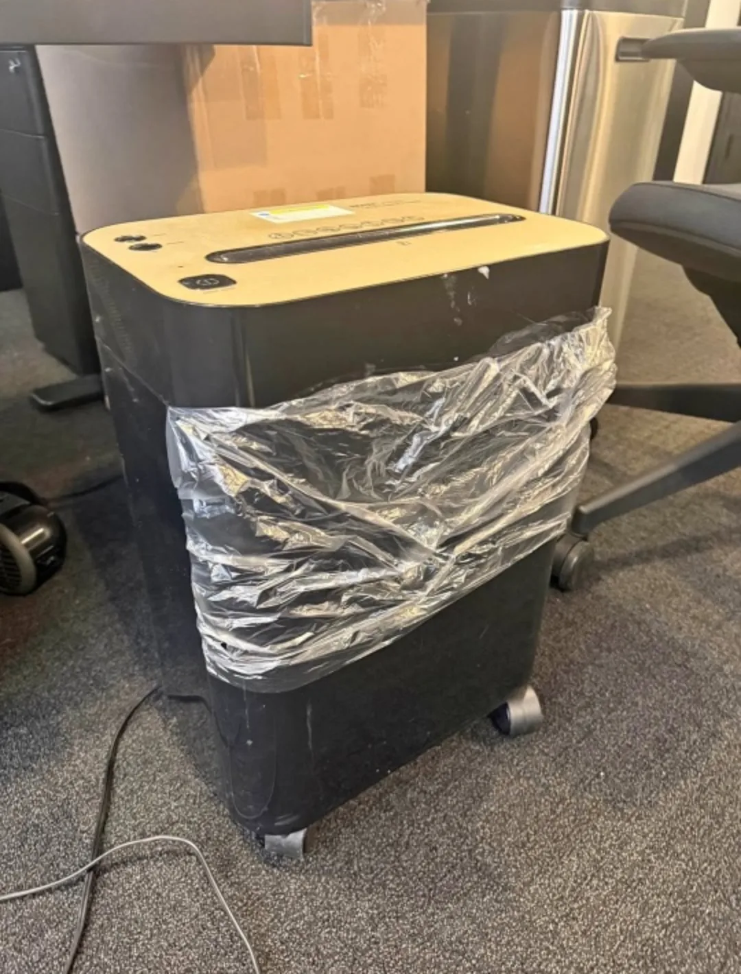Paper Document shredder thumbnail