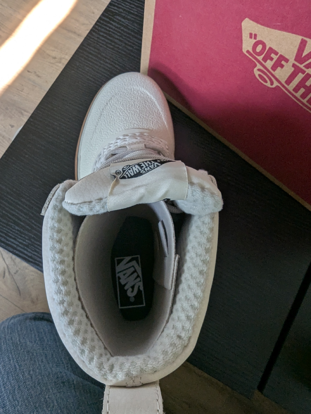 Vans Standard Mid Snow Boot - Size 9