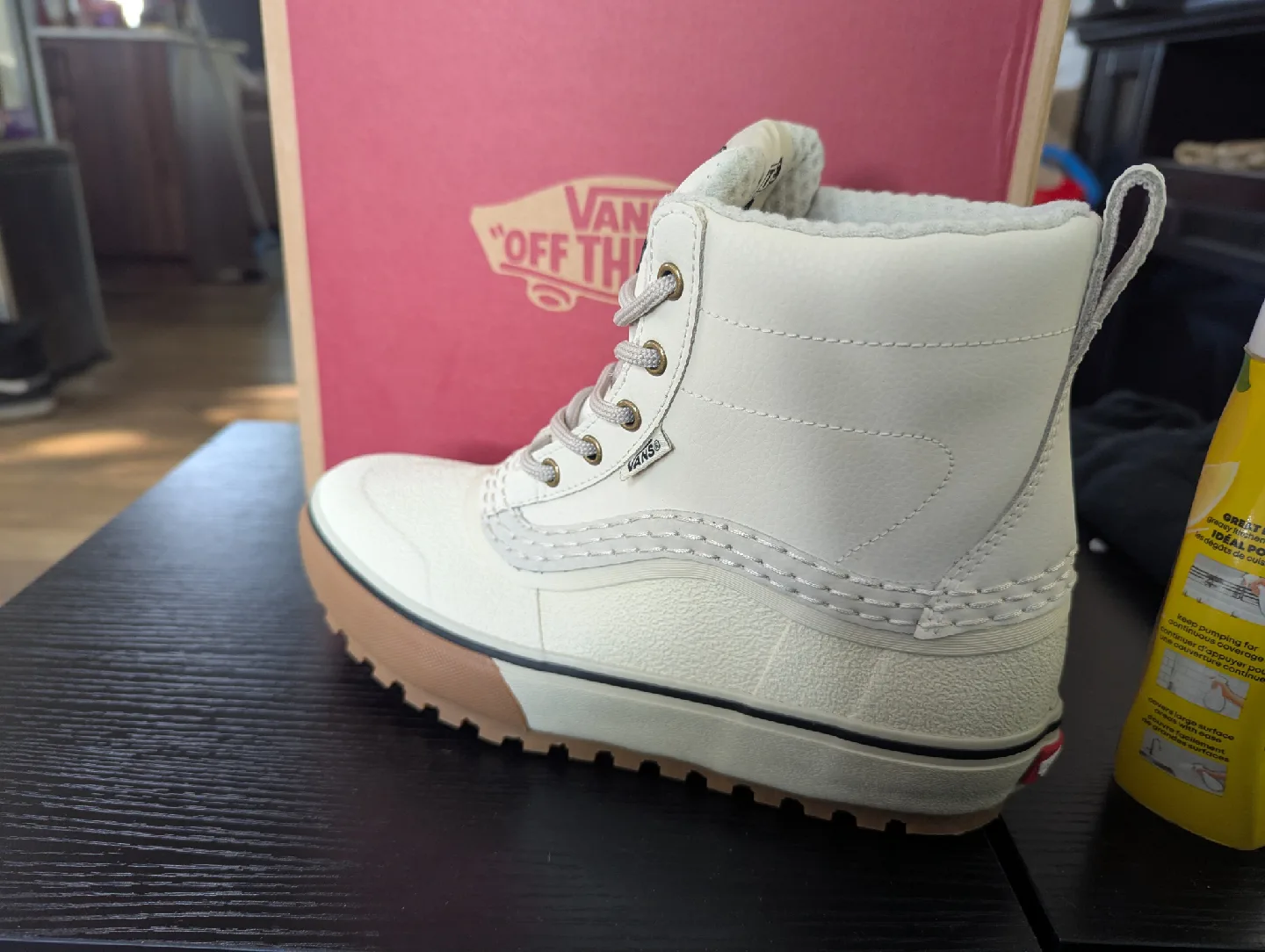 Vans Standard Mid Snow Boot - Size 9 image indicator(3)