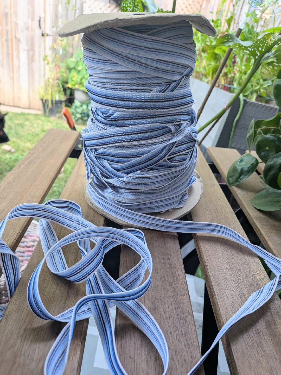 Roll of Blue Elastic Band thumbnail