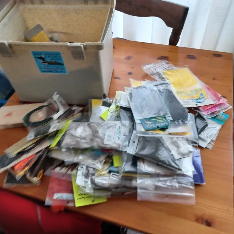 Fly Tying Materials Lot image indicator(2)