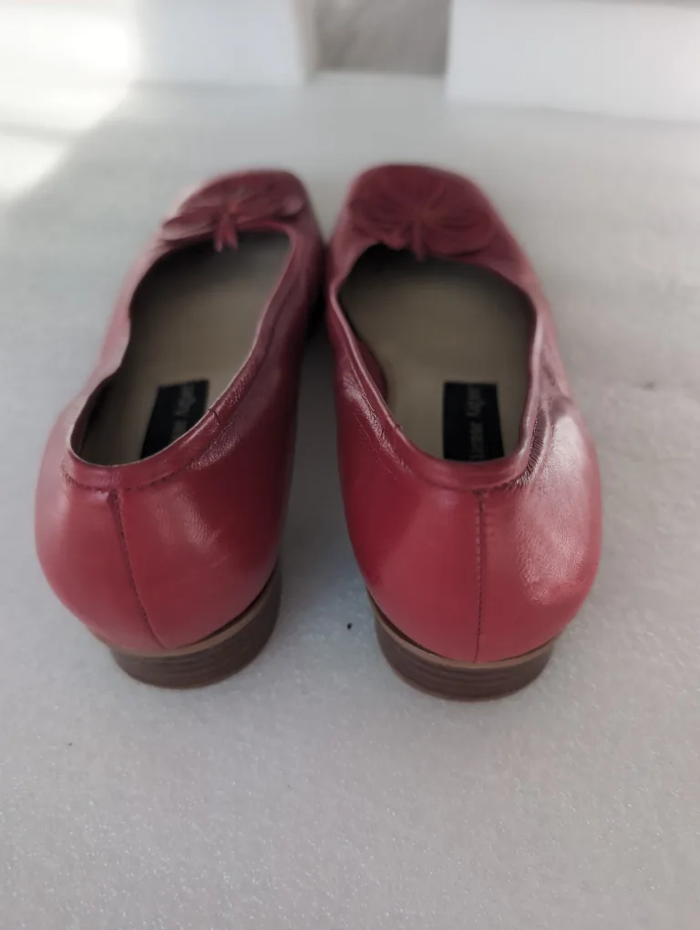 Etienne Aigner Red Leather Flats size 8.5 image indicator(2)