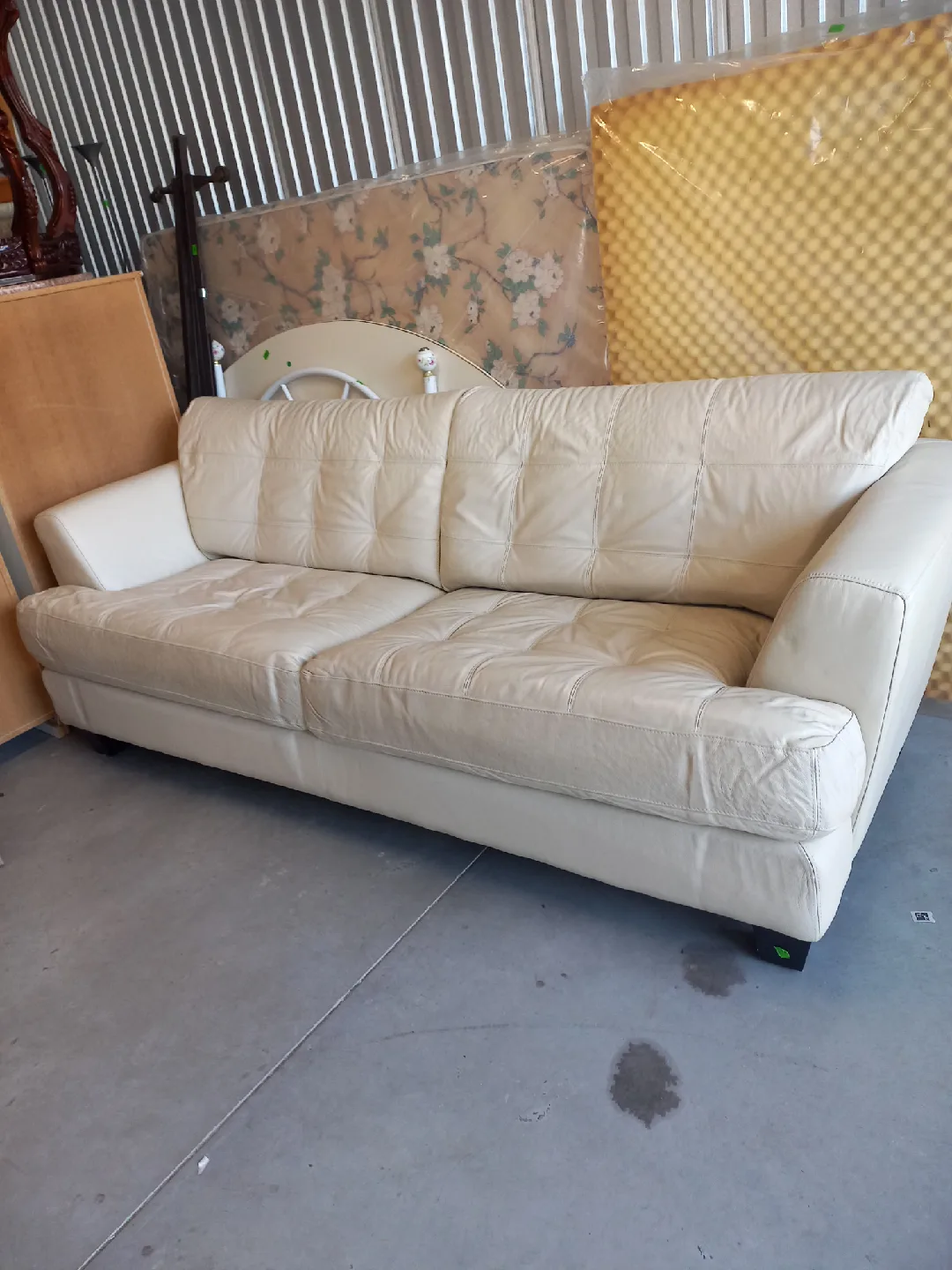 Sofa: 2 pieces - 3 seater and matching loveseat
