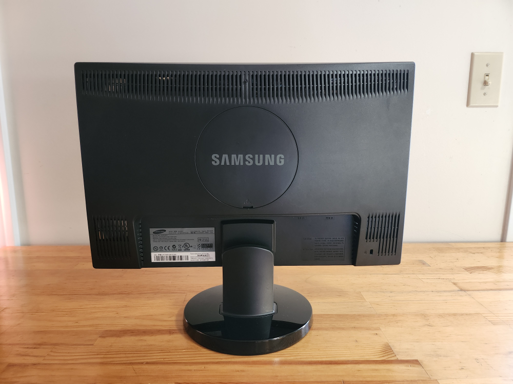 Samsung Monitor 18.5" Flatscreen 🥕 - photo 2