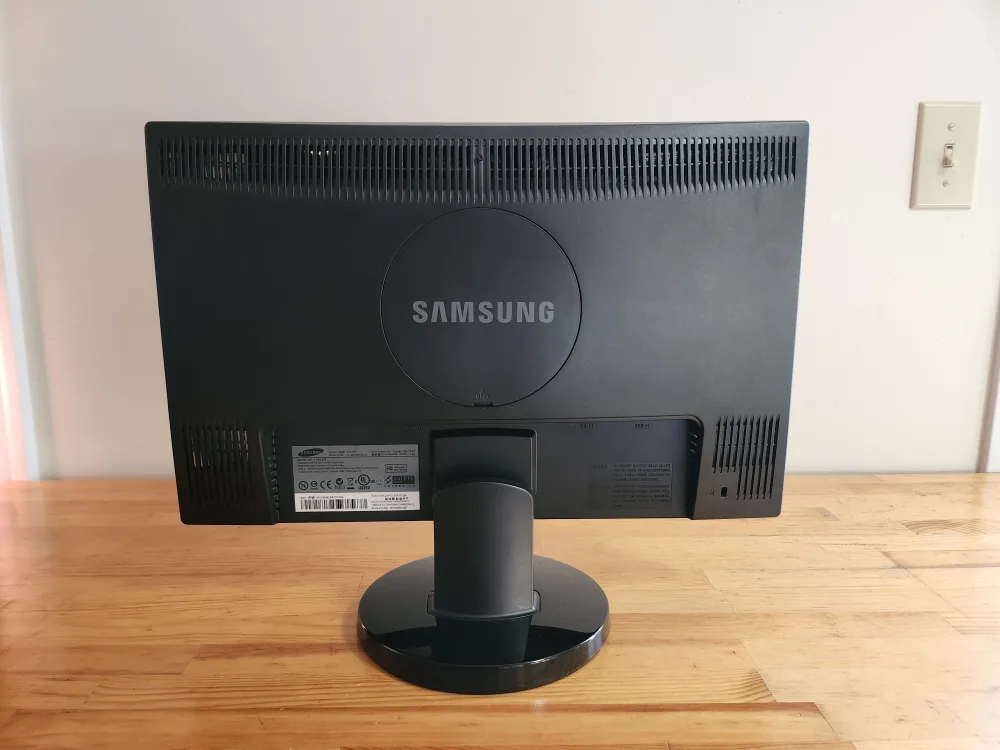 Samsung Monitor 18.5" Flatscreen 🥕 image indicator(2)