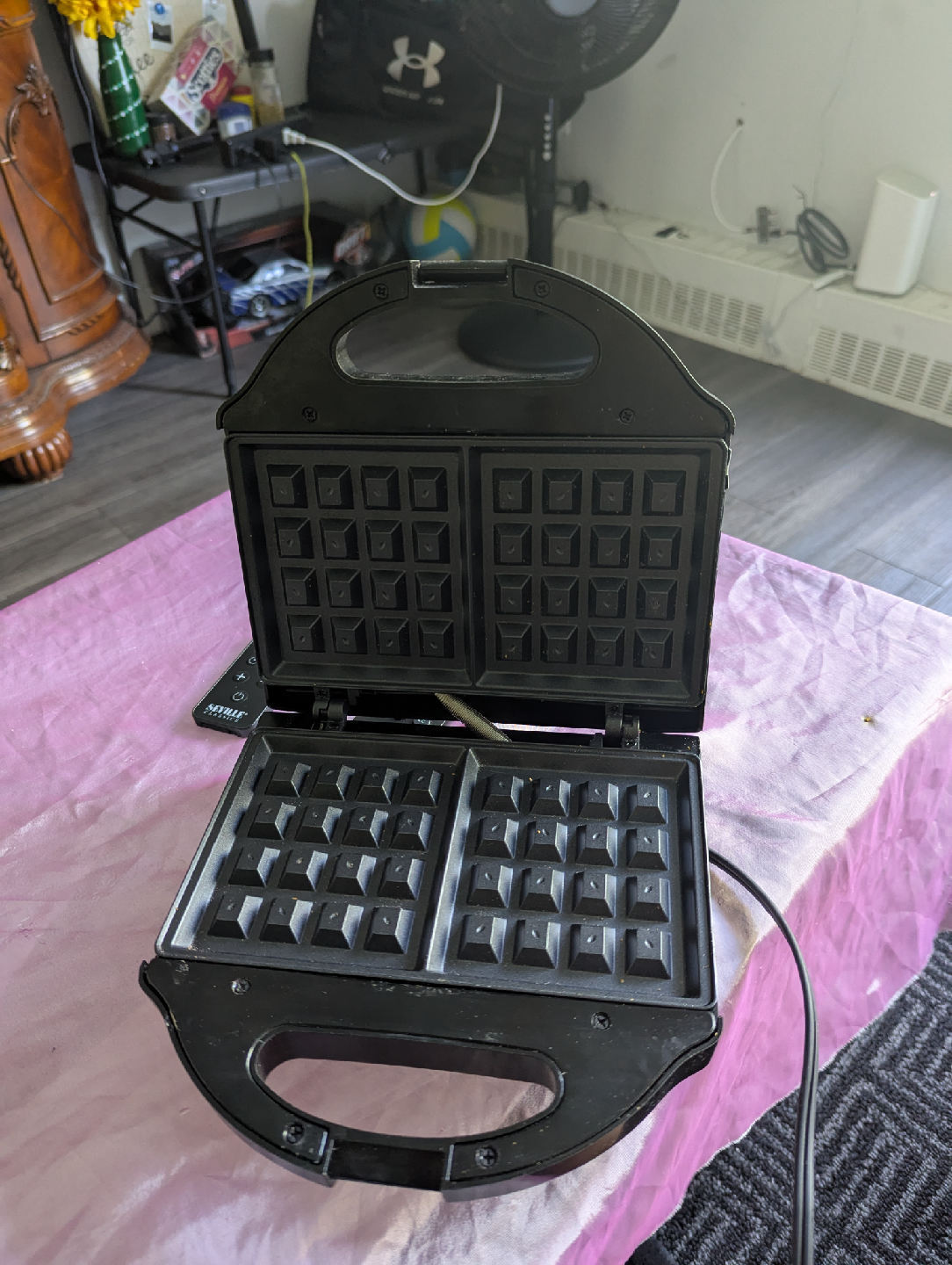Salton Waffle Maker - photo 2
