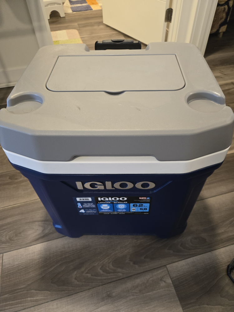 Igloo MaxCold Latitude 62 Roller Cooler - photo 2