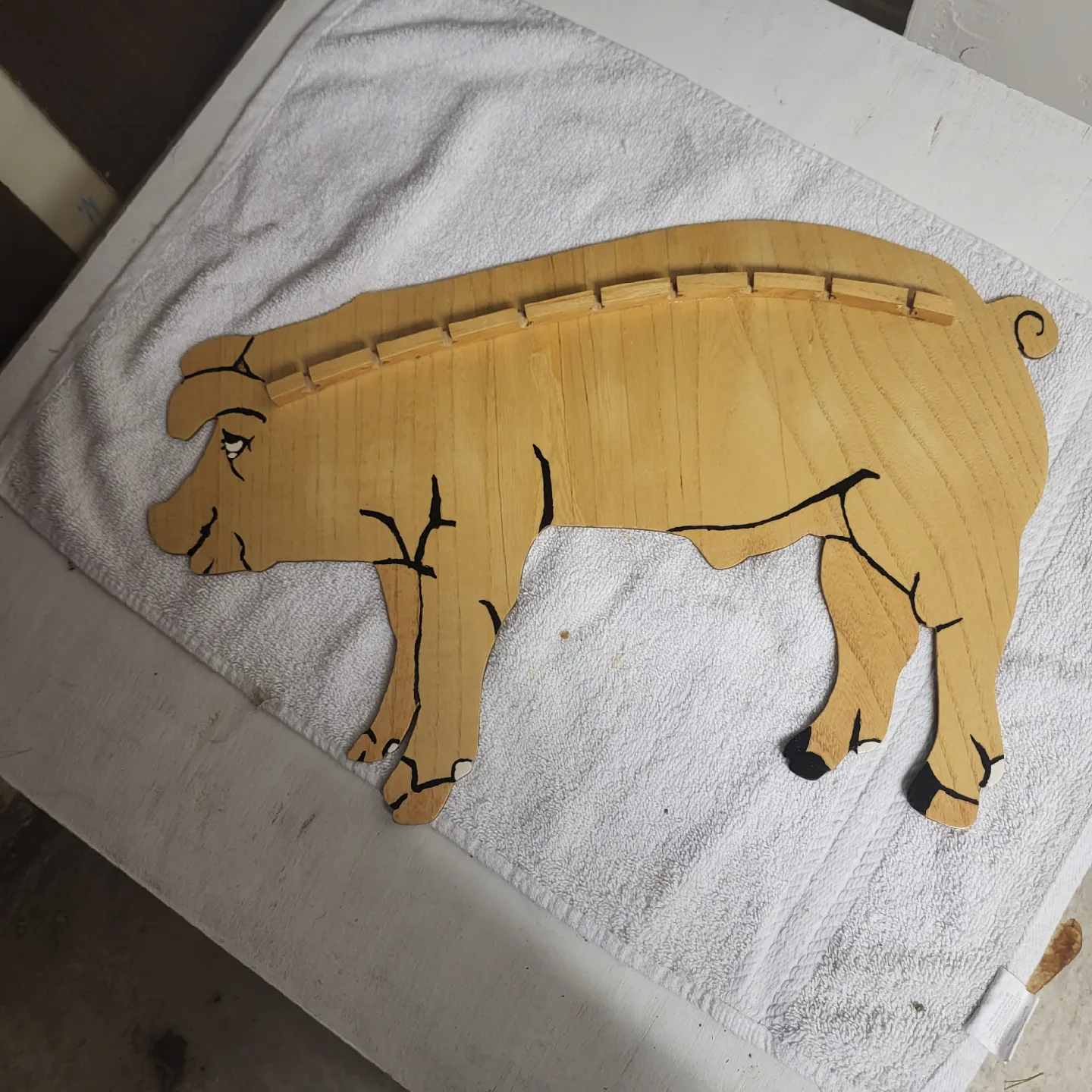 Wooden Pig Wall Decor thumbnail