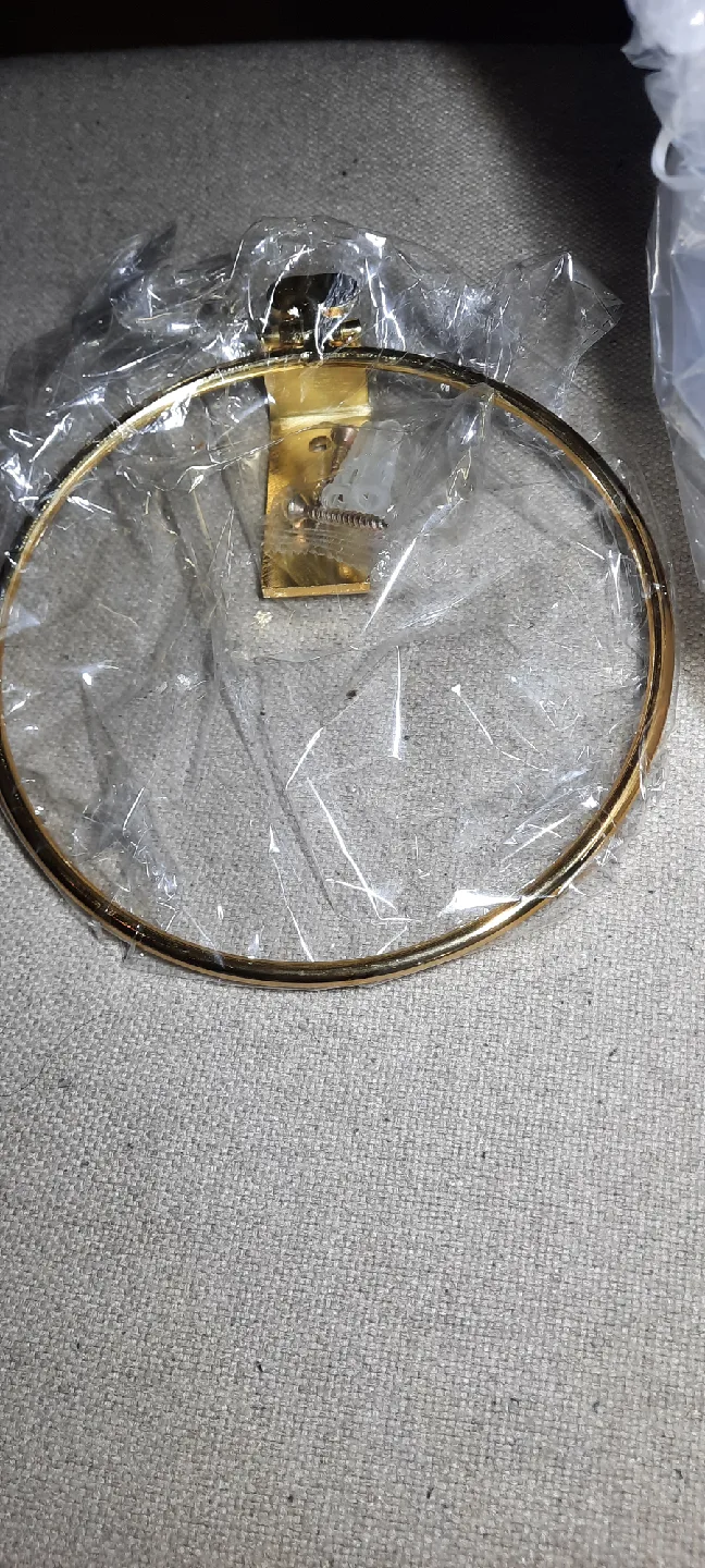 Like New 6" Wall Mounted Plant Pot. image indicator(2)