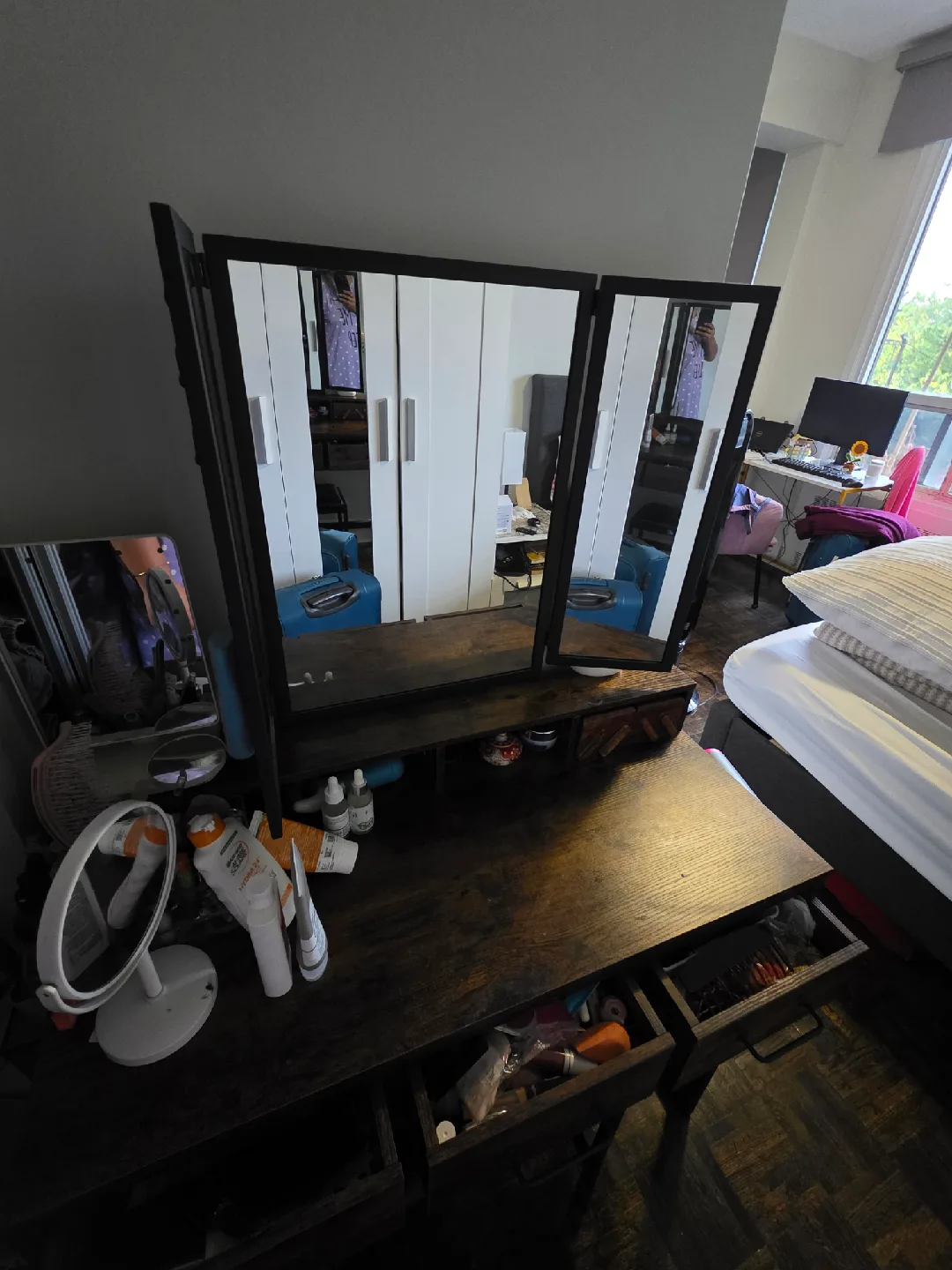 VASAGLE Vanity Set with Tri-Fold Mirror image indicator(2)