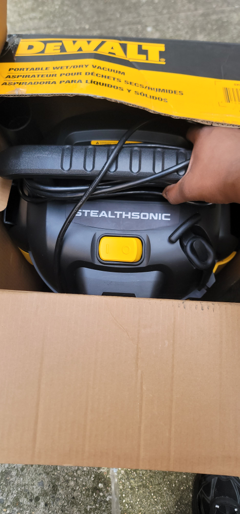 DEWALT Stealthsonic Portable Wet/Dry Vacuum - New in Box! - photo 3