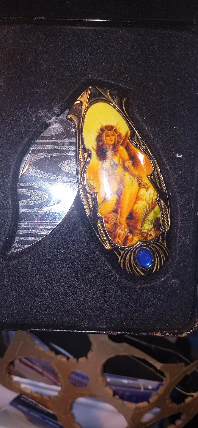 Collectible Decorative Pocket Knives image indicator(2)