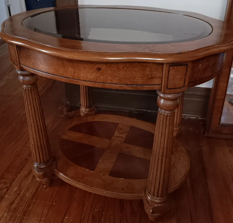 Oval Glass Top End Table image indicator(2)