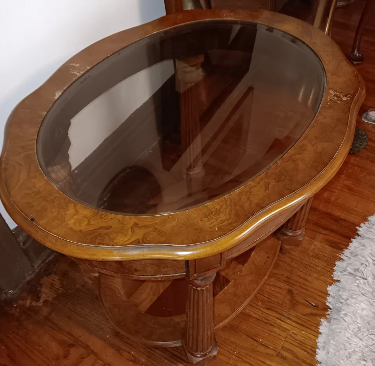 Oval Glass Top End Table image indicator(4)