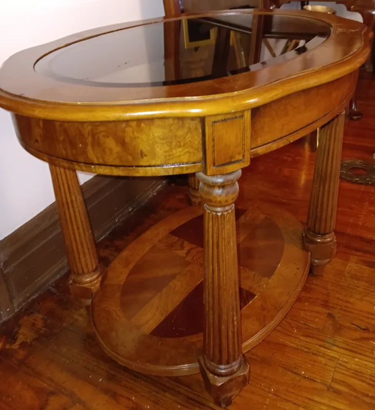 Oval Glass Top End Table image indicator(5)