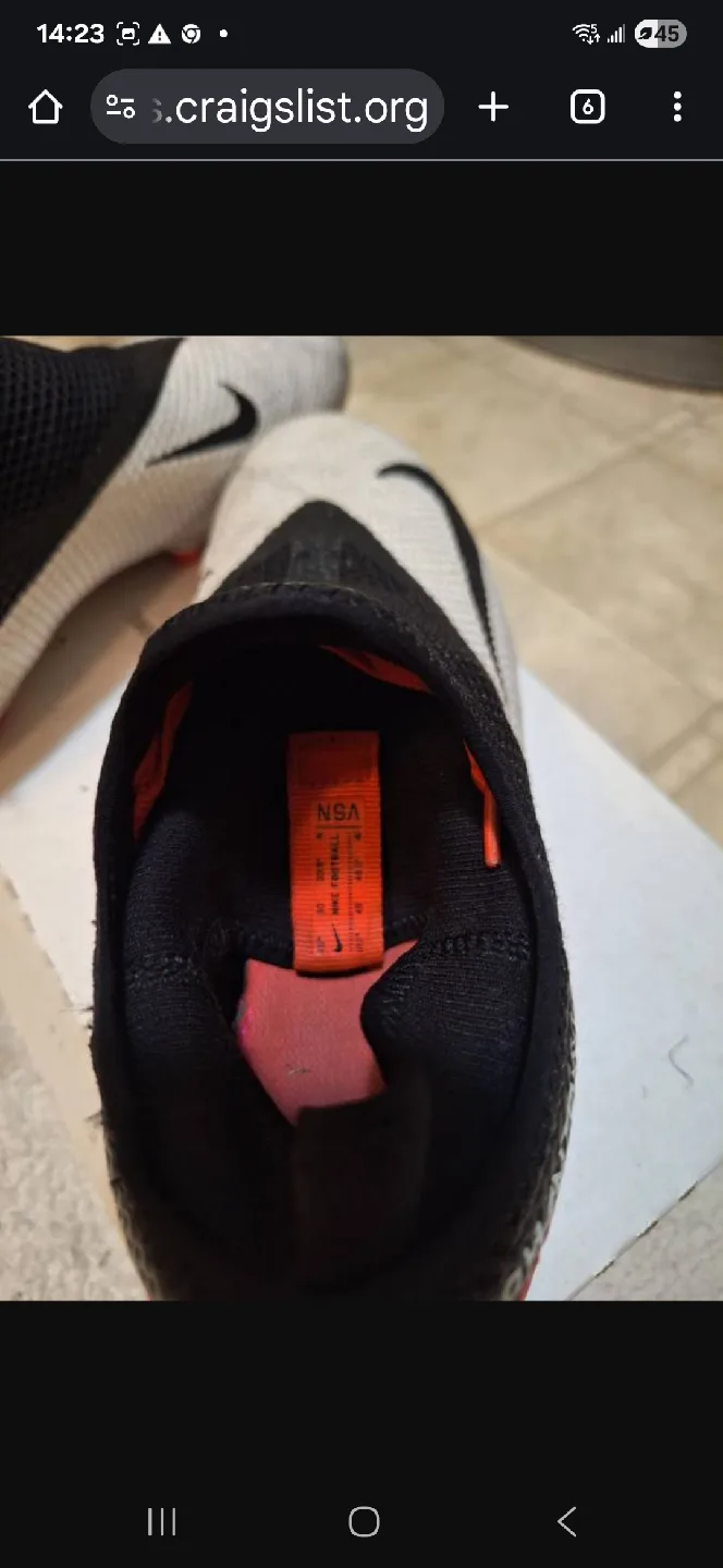 Nike Phantom GT2 Academy DF Soccer Shoes thumbnail