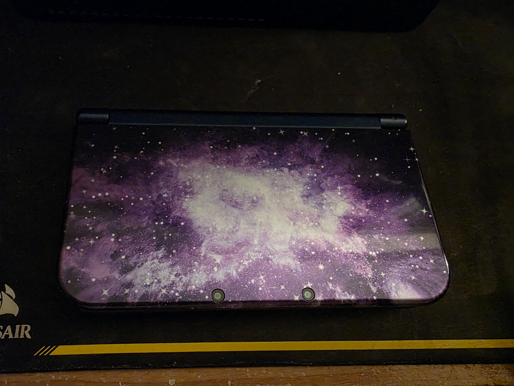 Moddded NEW 3DS XL with 64 GB micro sd card