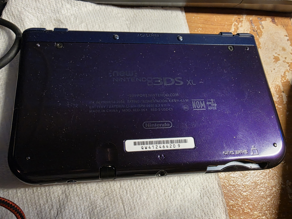 Moddded NEW 3DS XL with 64 GB micro sd card - photo 2