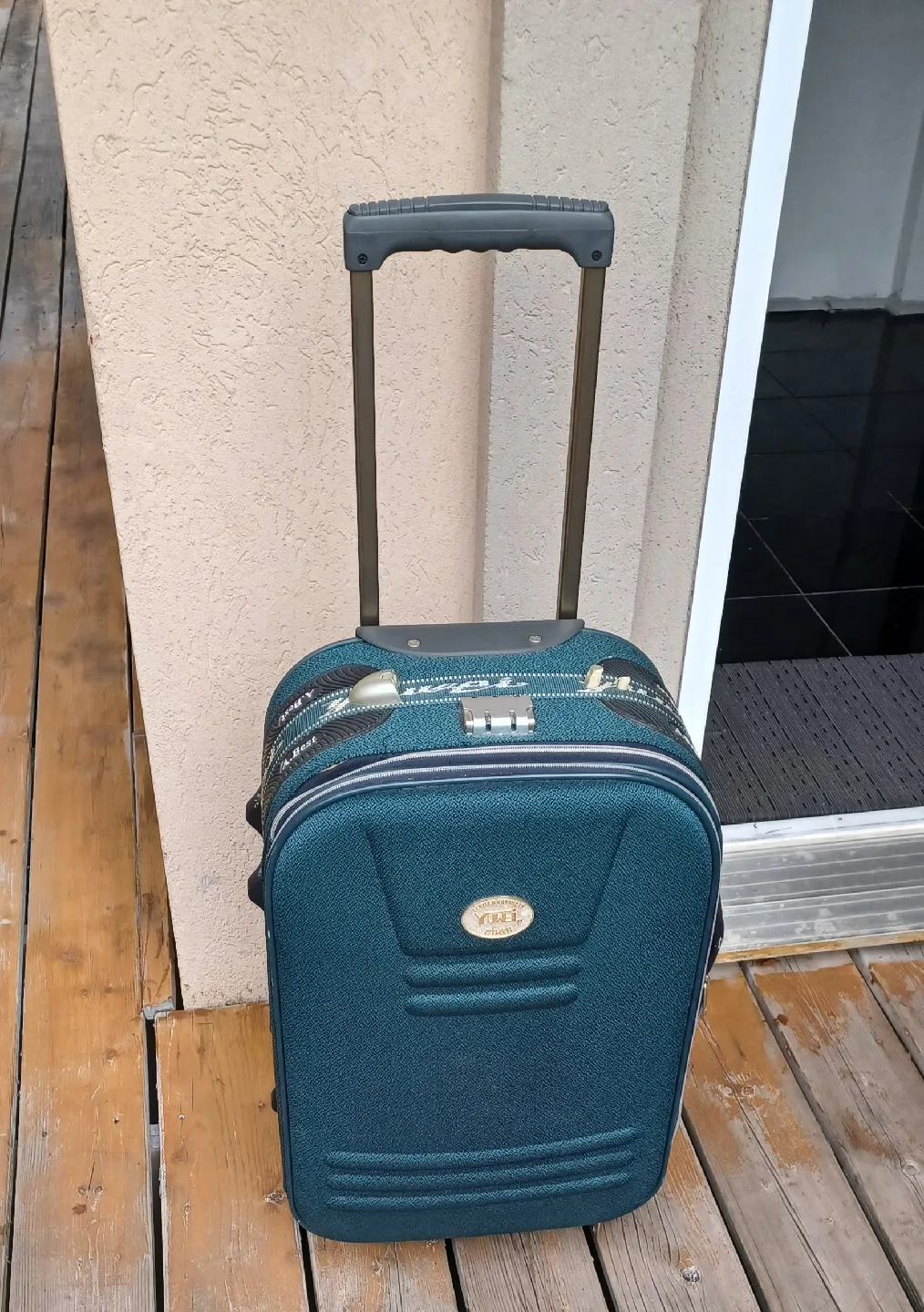 Long King Rolling Suitcase Carry on thumbnail