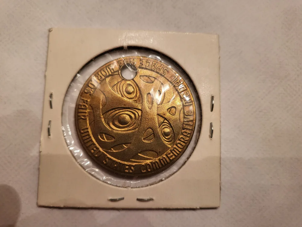 1962 Seattle World's Fair Commemorative Token image indicator(3)