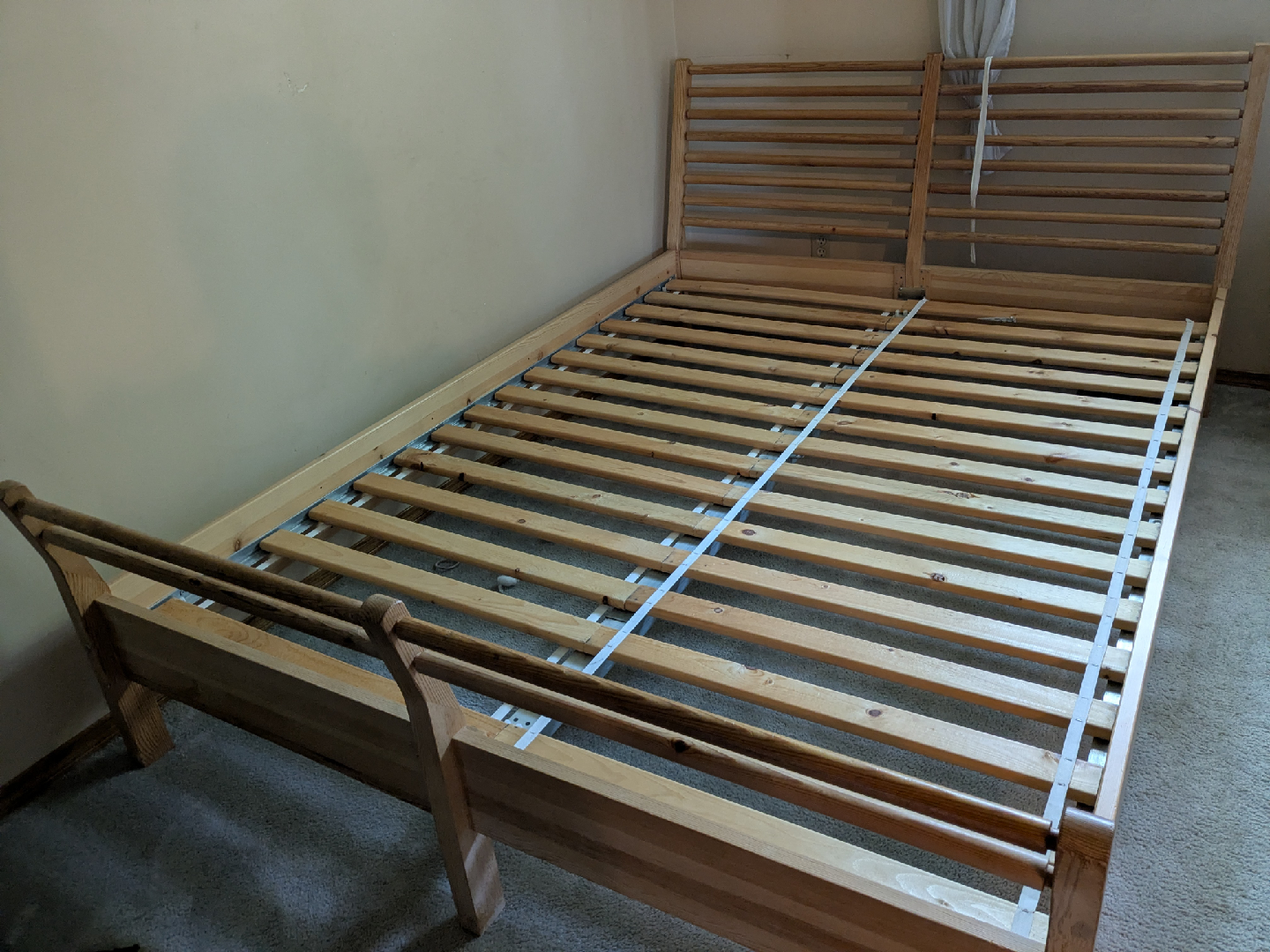 Wooden Bed Frame and queen size mattresse - photo 4