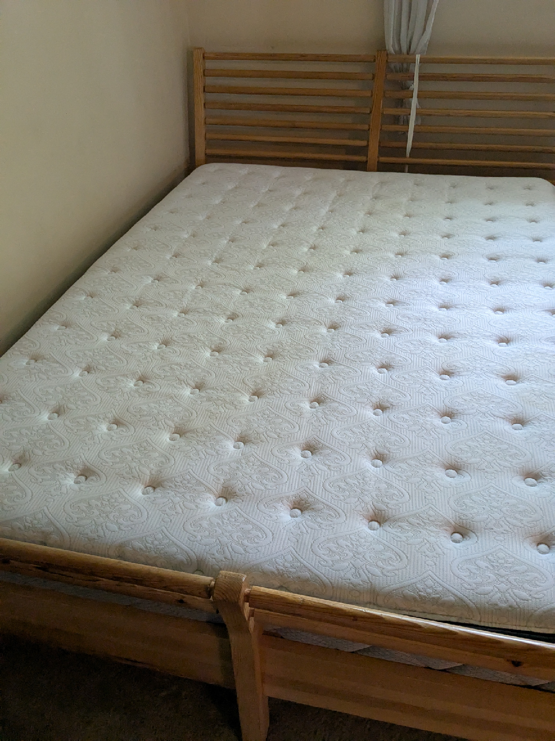 Wooden Bed Frame and queen size mattresse - photo 5