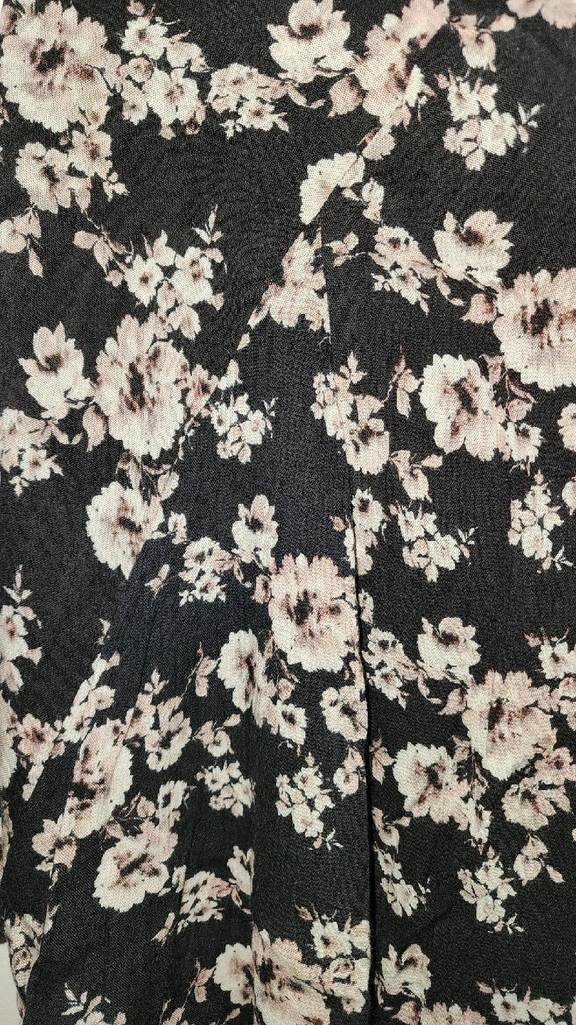 Forever 21 Floral Skirt Size L image indicator(7)