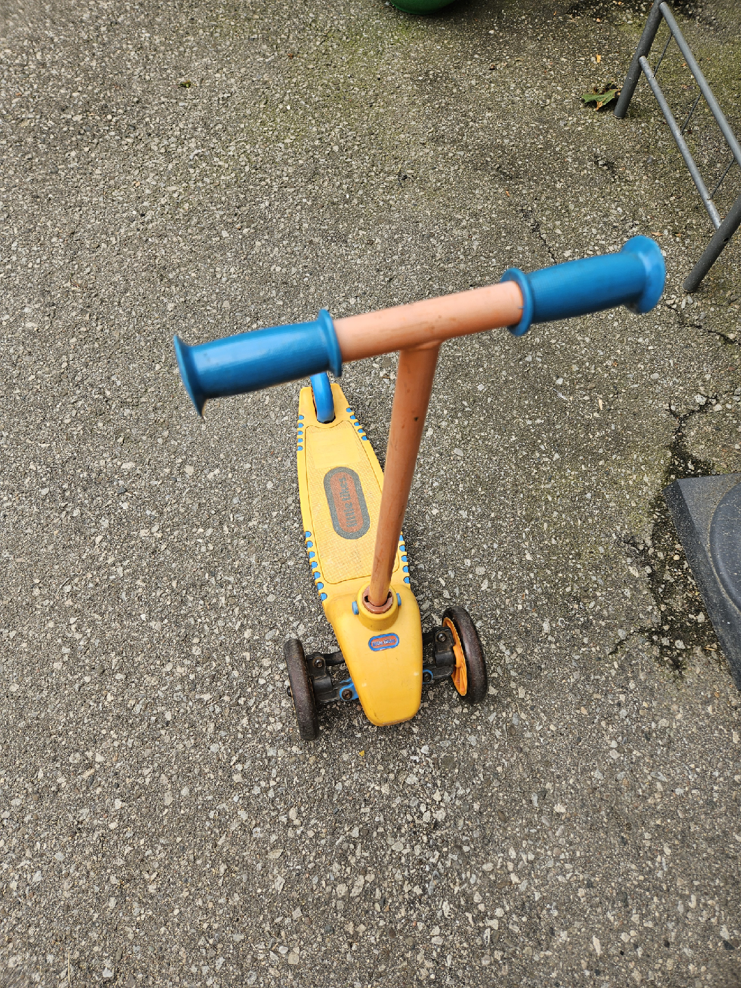 Little Tikes 3-Wheel Scooter - photo 3