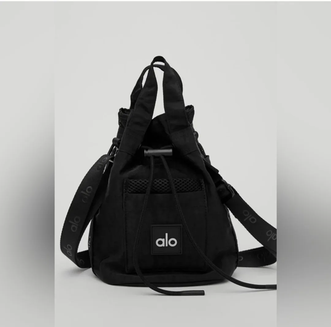 alo crossbody bucket bag new!! image indicator(2)