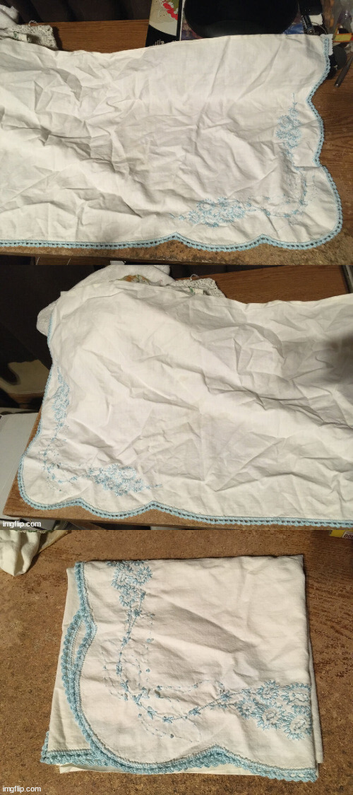 lot of 21 Vintage Embroidered Table Linens dresser scarves - photo 3
