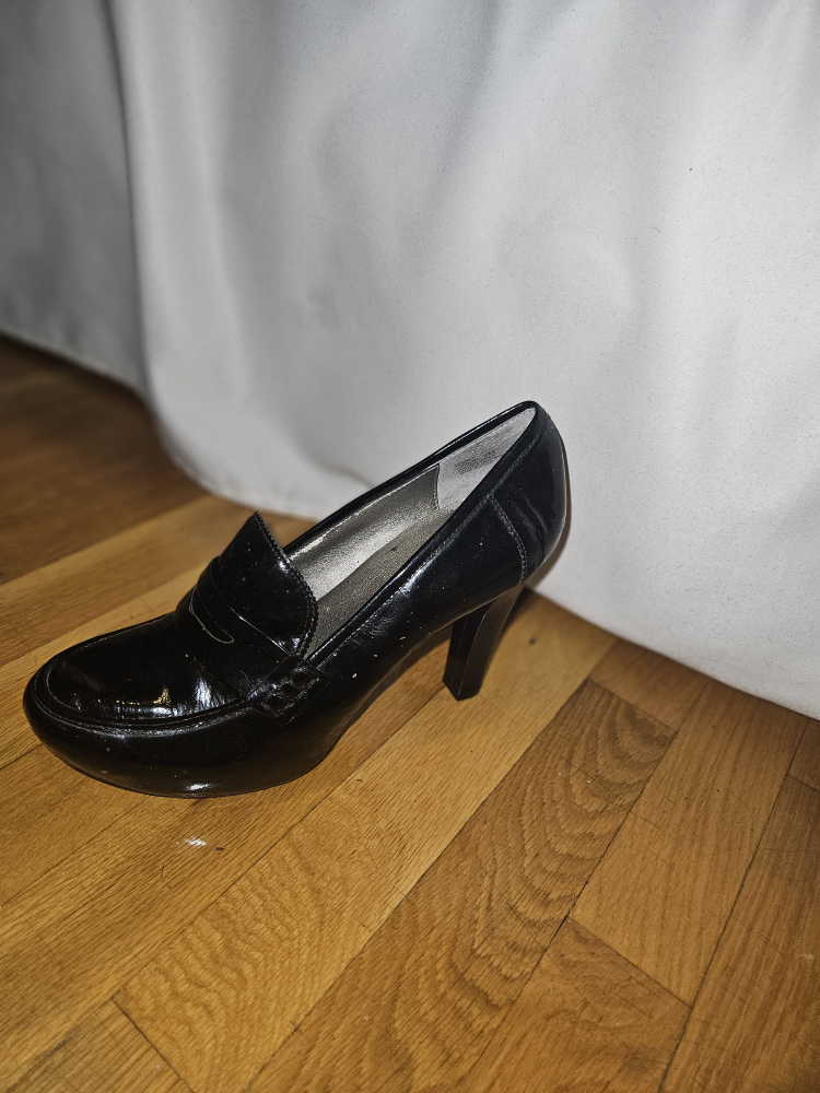 Me Too Black Patent Leather Heeled "Penny Loafers" - photo 2