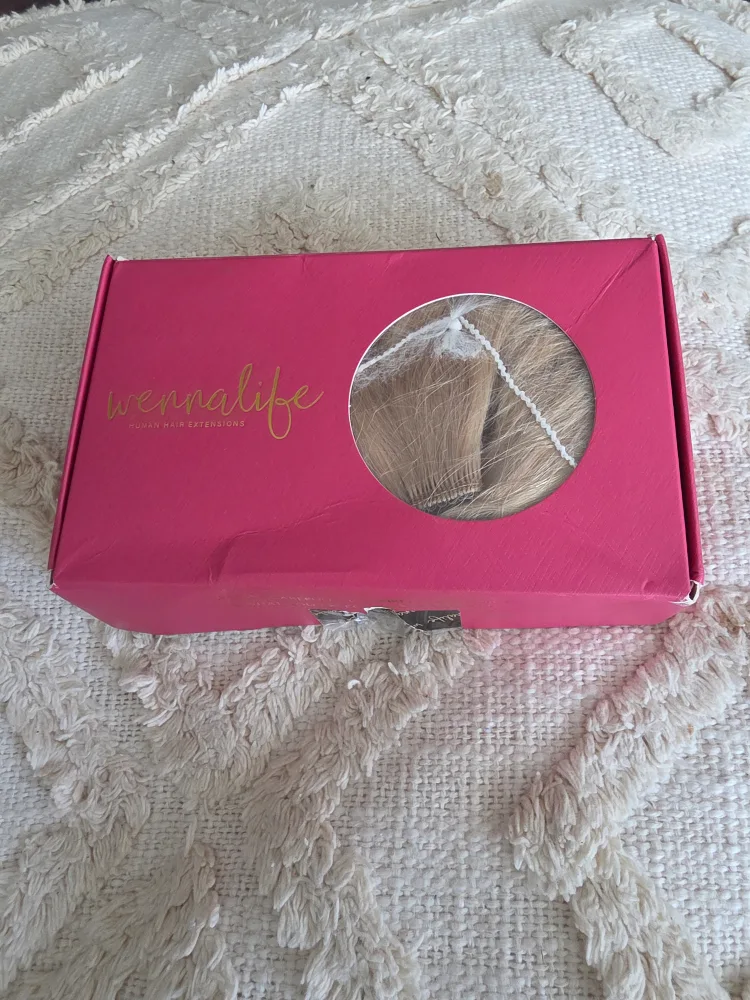 Wennalife Human Blonde HALO Hair Extensions image indicator(3)