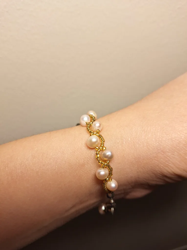 Pearl and Crystal Beaded Bracelet image indicator(2)