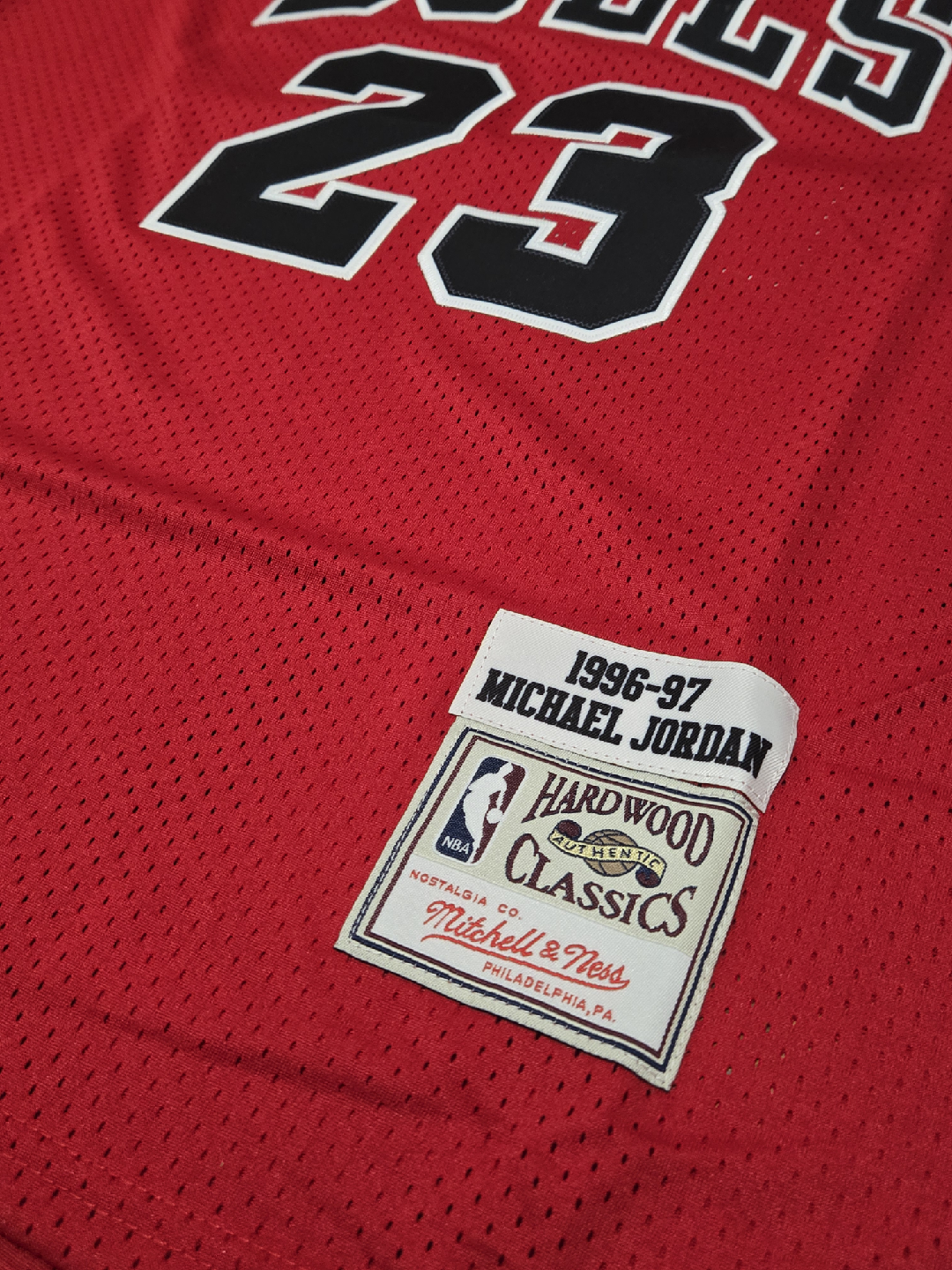 Mitchell & Ness Michael Jordan Bulls Jersey M AND LG - photo 3