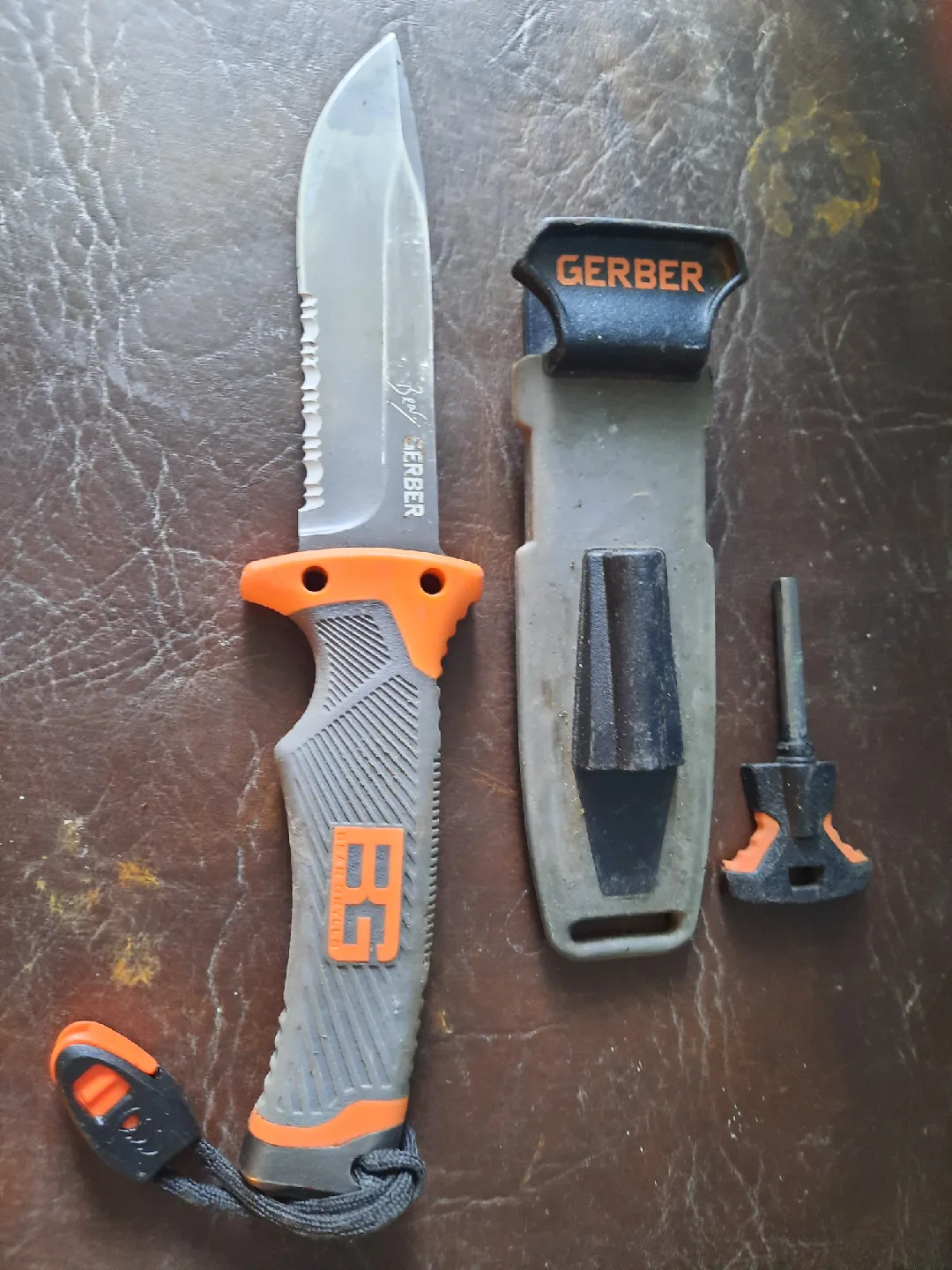 Gerber Bear Grylls Survival Knife thumbnail