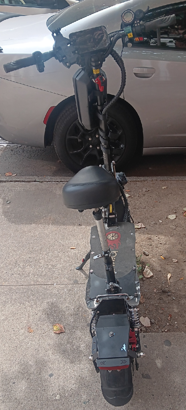 BikyBom Electric Scooter - photo 4