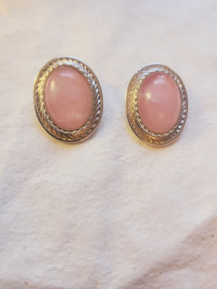Vintage Pink Stone Clip-on Earrings thumbnail