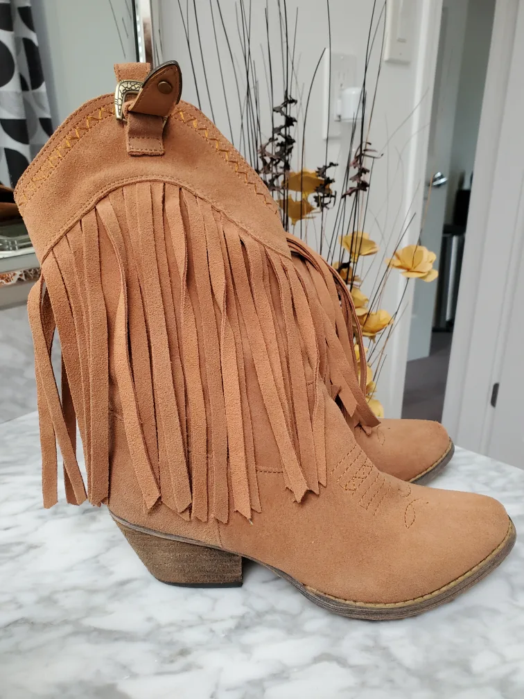 Fringe Cowboy Boots - US Size 6 thumbnail
